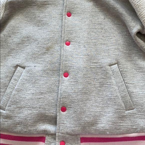 A cute jacket - Picture 3 of 6